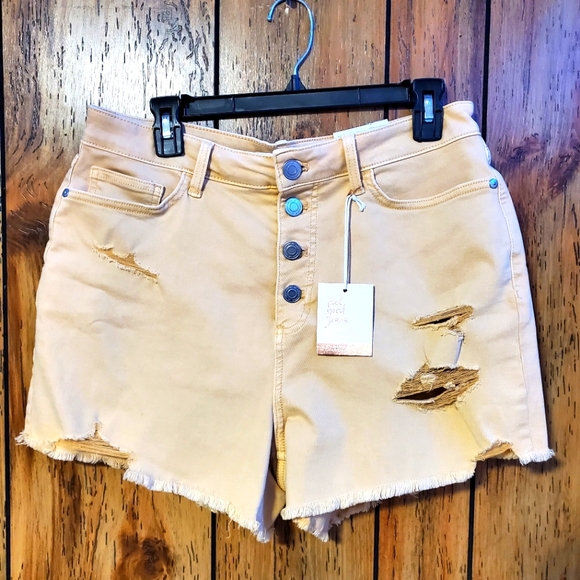 LC Lauren Conrad Pants - NEW W/TAGS Lauren Conrad Creamy beige Raw edge Shorts Size 12 Super High Rise